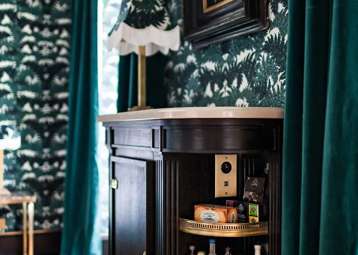 Отель Providence